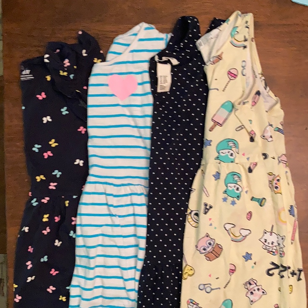 Sleeveless dresses (lot of 4)